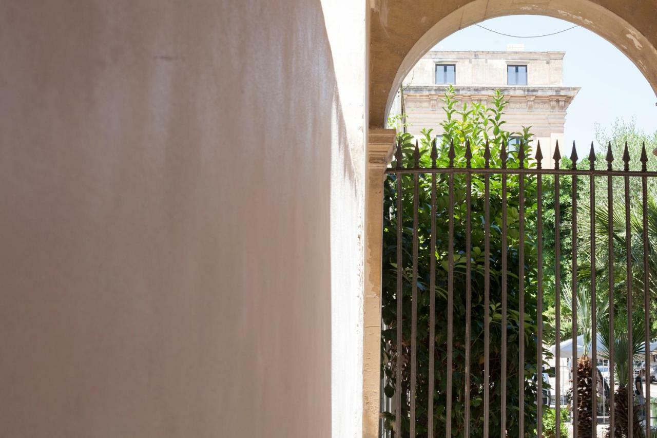 B&B Piazza Libertini Lecce Exterior foto
